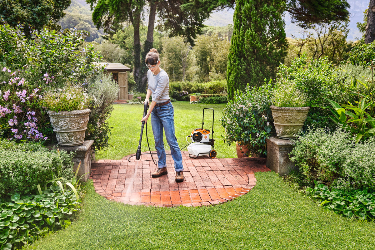 STIHL Fahrwagen mit Wassertank