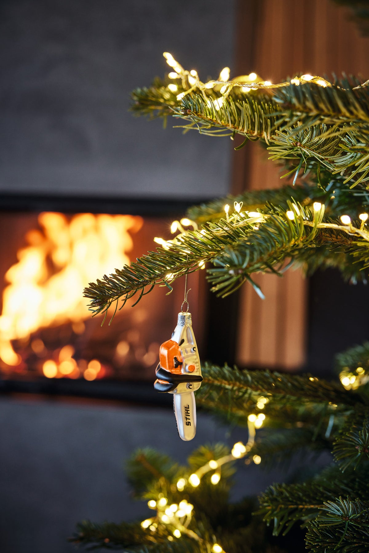 STIHL Weihnachtsbaumkugel Motorsäge