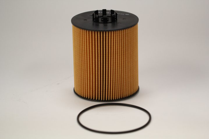HU 12 015 x Ölfilterelement (metallfrei)