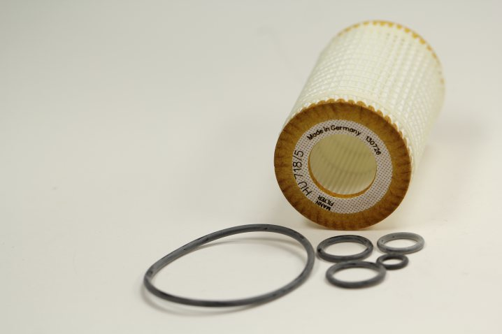 HU 718/5 x Ölfilterelement (metallfrei)