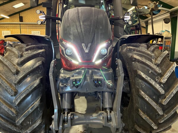 Umrüstsatz DRL-LED für Scheinwerfer, Begrenzungsleuchten, weiß oder gelb, „ AMP “-Stecker, geeignet für John Deere/Valtra